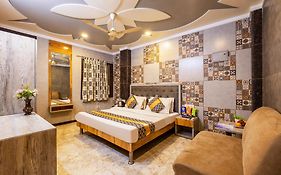 Hotel Opera Delhi Airport